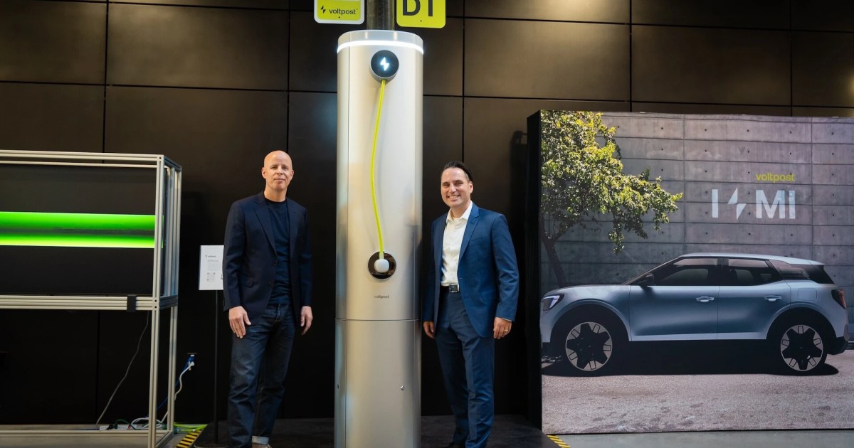 AT&T, Voltpost bring connectivity to streetlight EV charging